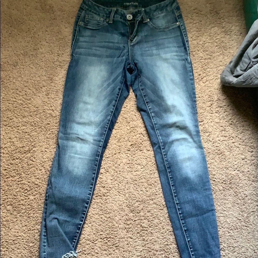 SIZE SMALL MAURICES JEANS